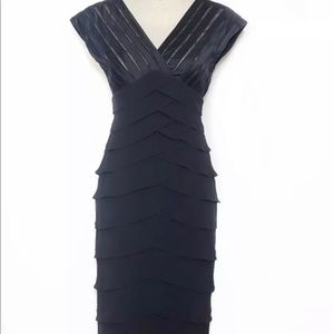 Adrianna papell short sleeve dress size 4. Never wore this dress.